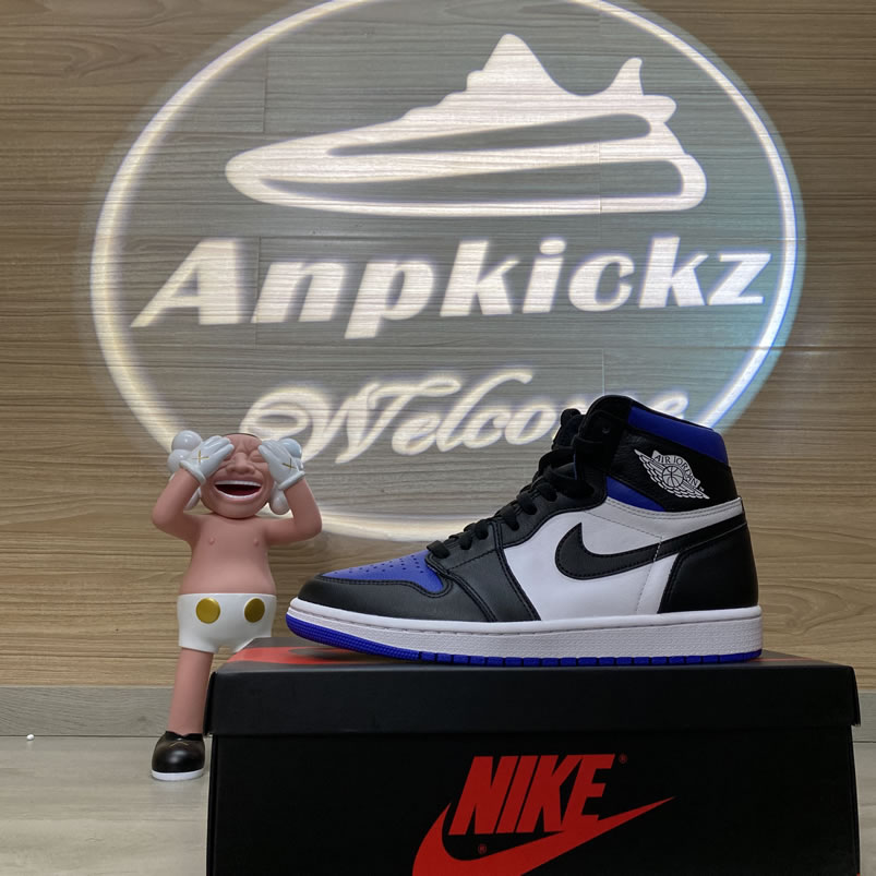 Air Jordan 1 Retro High Og Royal Toe 2020 On Feet Royal Blue 555088 041 (1) - newkick.vip