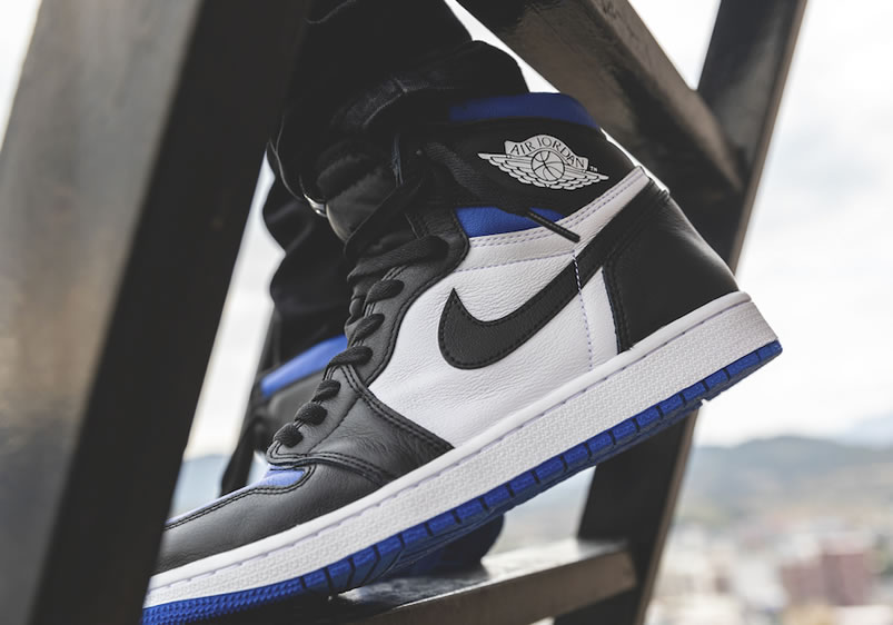 Air Jordan 1 Retro High Og Royal Toe 2020 On Feet Royal Blue Black 555088 041 (3) - newkick.vip