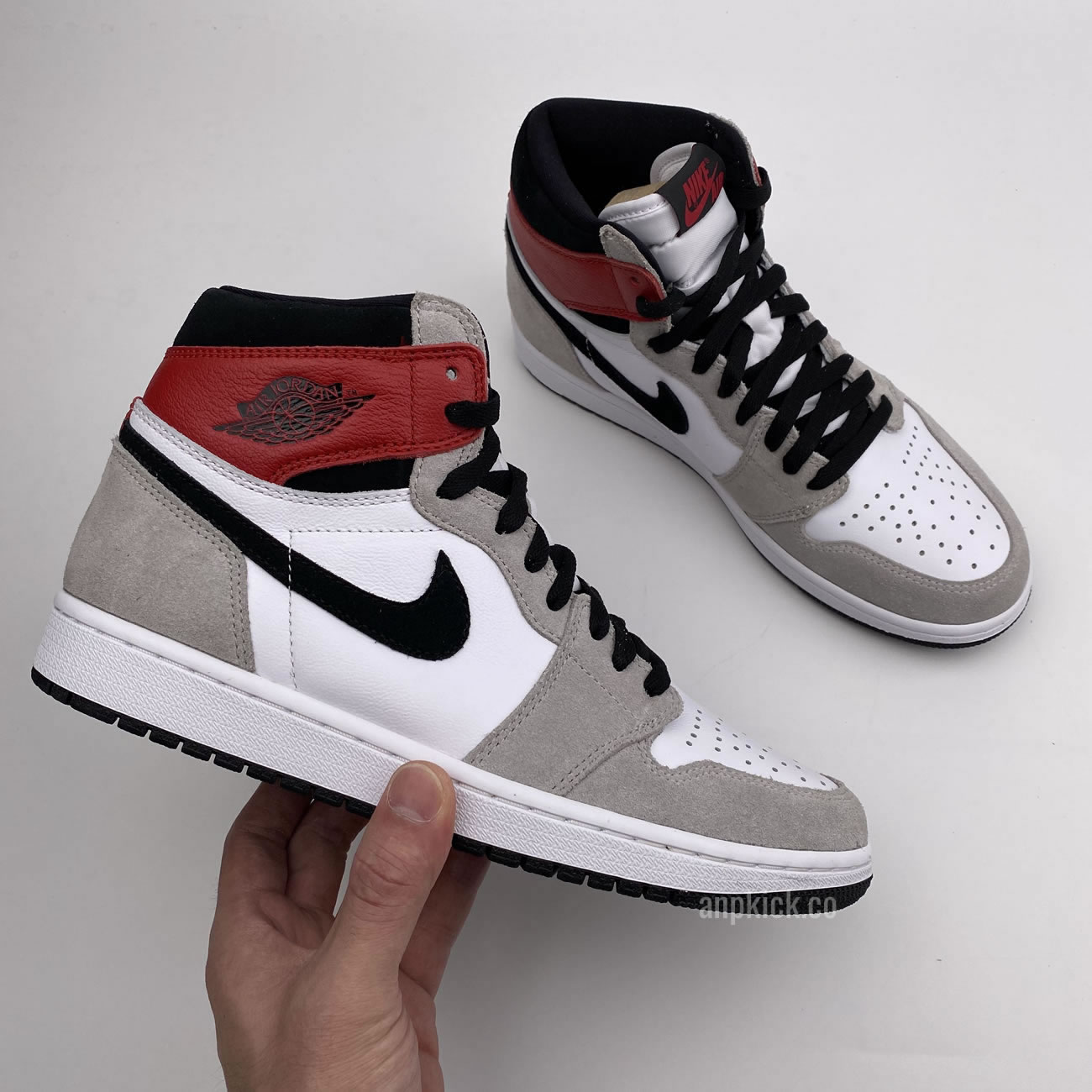 Air Jordan 1 Retro High Light Smoke Grey 2020 New Release 555088 126 (9) - newkick.vip