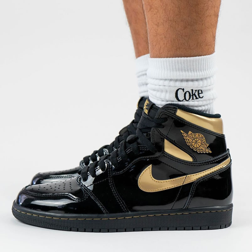 Air Jordan 1 High Og Black Gold Patent Leather New Release Date 555088 032 (1) - newkick.vip