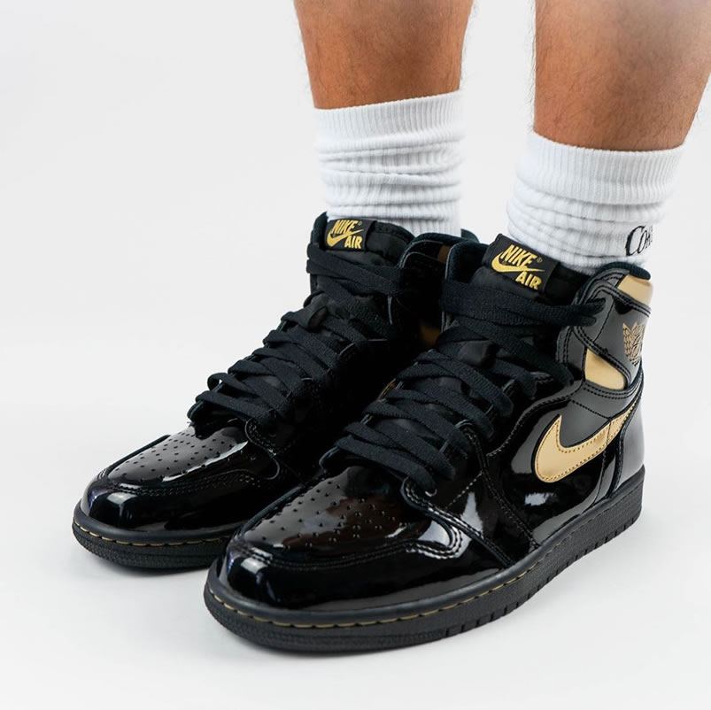 Air Jordan 1 High Og Black Gold Patent Leather New Release Date 555088 032 (3) - newkick.vip