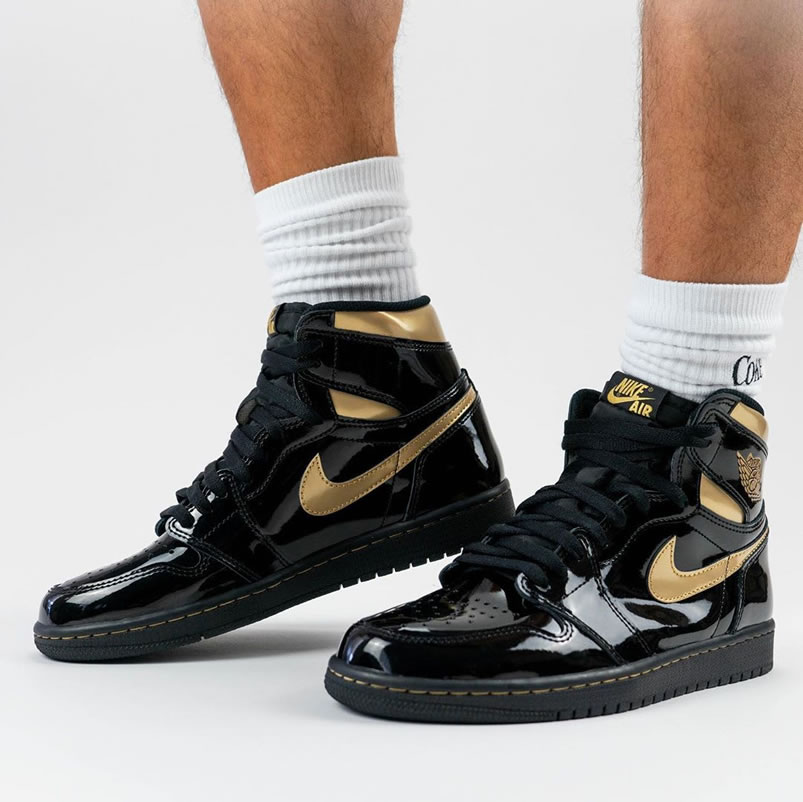 Air Jordan 1 High Og Black Gold Patent Leather New Release Date 555088 032 (5) - newkick.vip