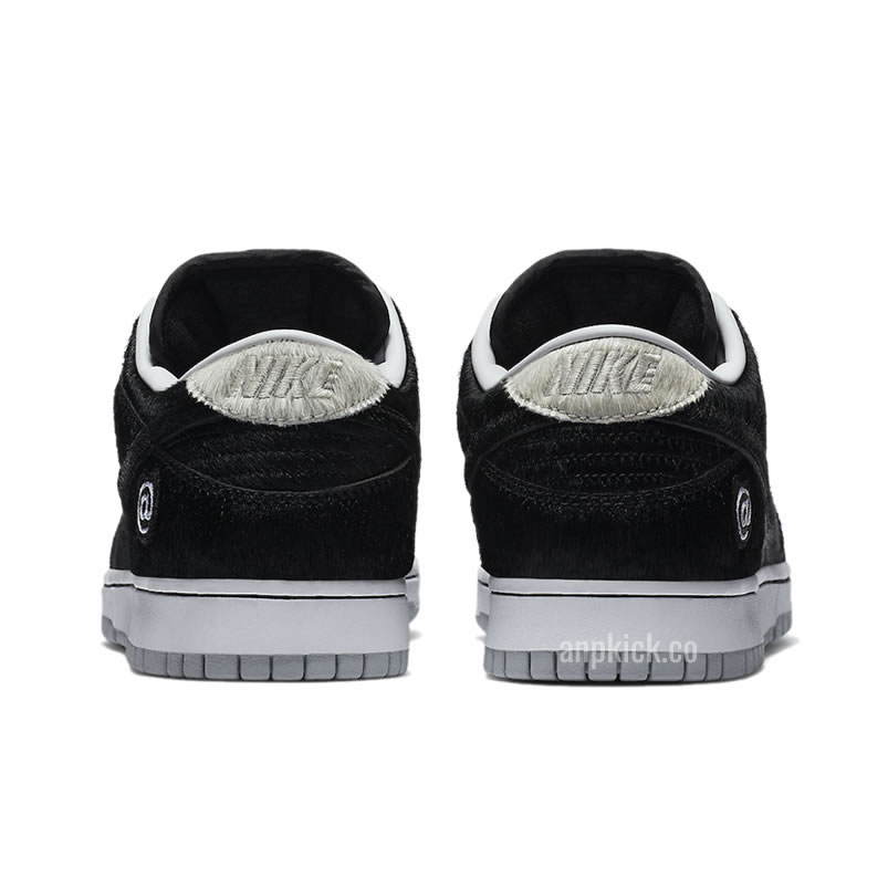 Medicom Toy Nike Sb Dunk Low Be Rbrick Cz5127 001 Release Date (5) - newkick.vip