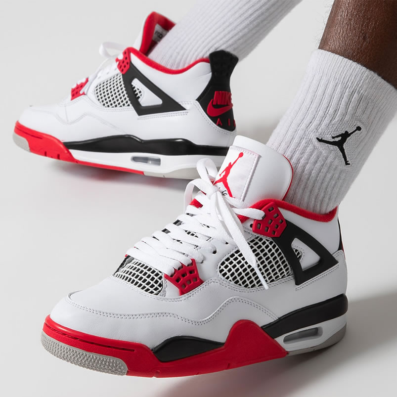 Air Jordan 4 Retro Og Fire Red 2020 On Feet Dc7770 160 (1) - newkick.vip