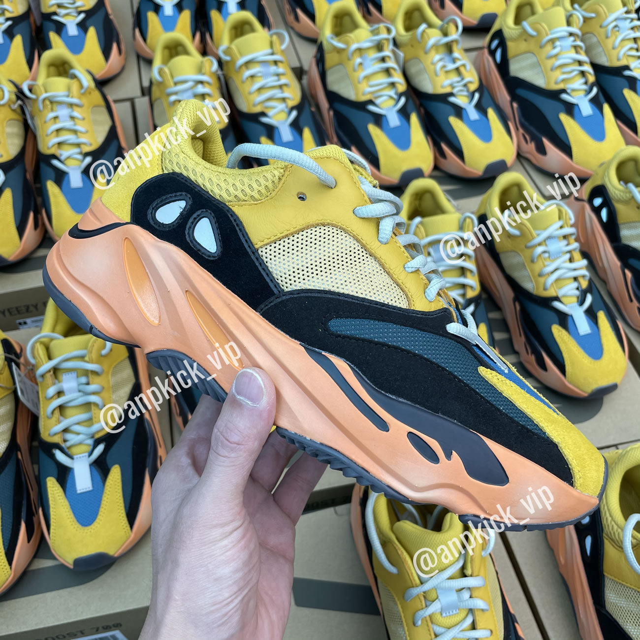 Adidas Anpkick Yeezy Boost 700 Sun Gz6984 (1) - newkick.vip