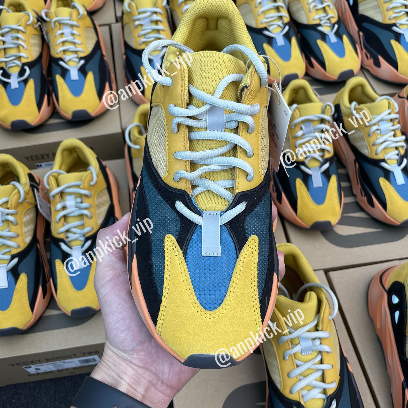 Adidas Anpkick Yeezy Boost 700 Sun Gz6984 (2) - newkick.vip