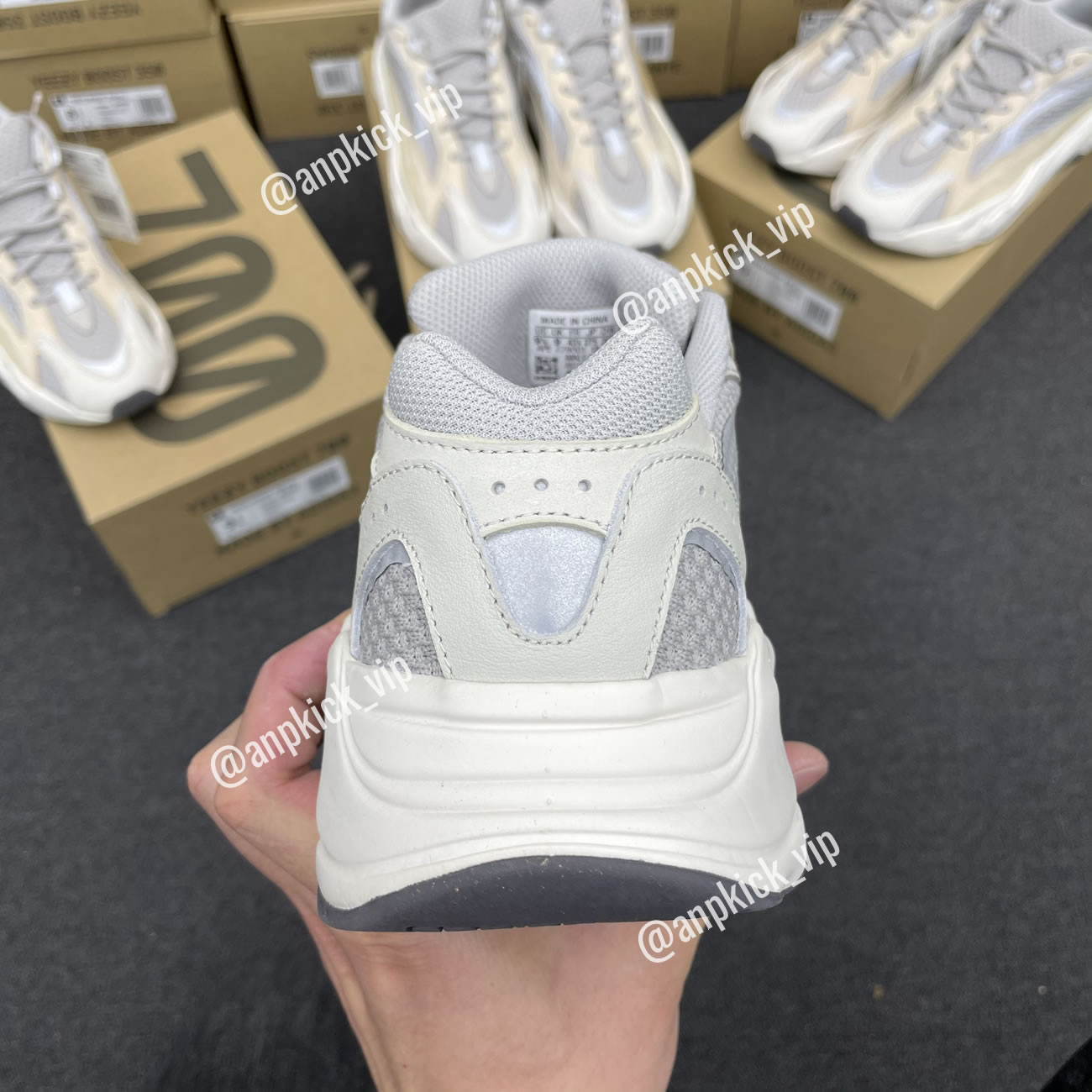 Adidas Yeezy Boost 700 V2 Cream Gy7924 (11) - newkick.vip