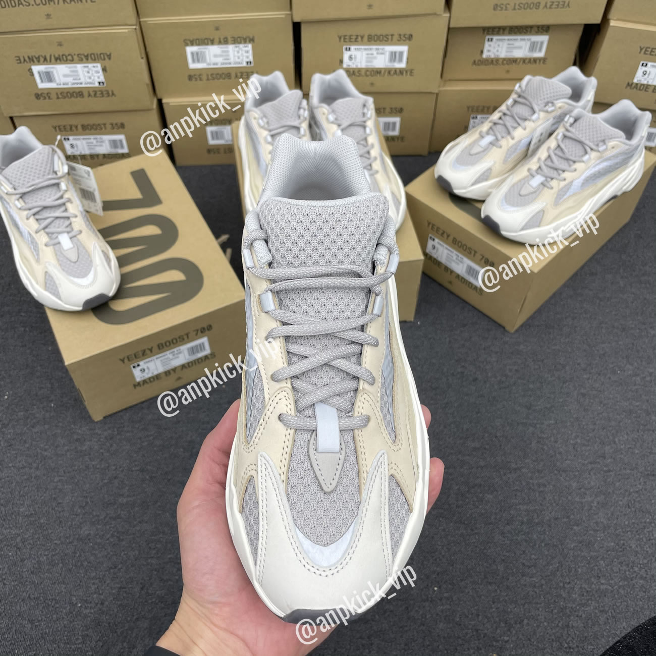 Adidas Yeezy Boost 700 V2 Cream Gy7924 (9) - newkick.vip