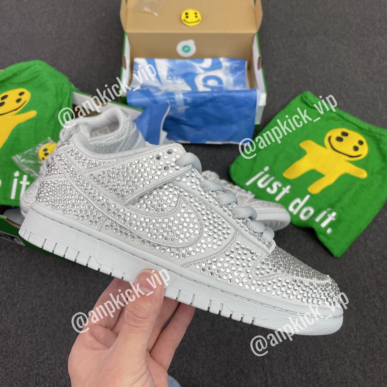 Anpkick Nike Dunk Low Cactus Plant Flea Market Swarovski Crystals Cz2670 001 (2) - newkick.vip