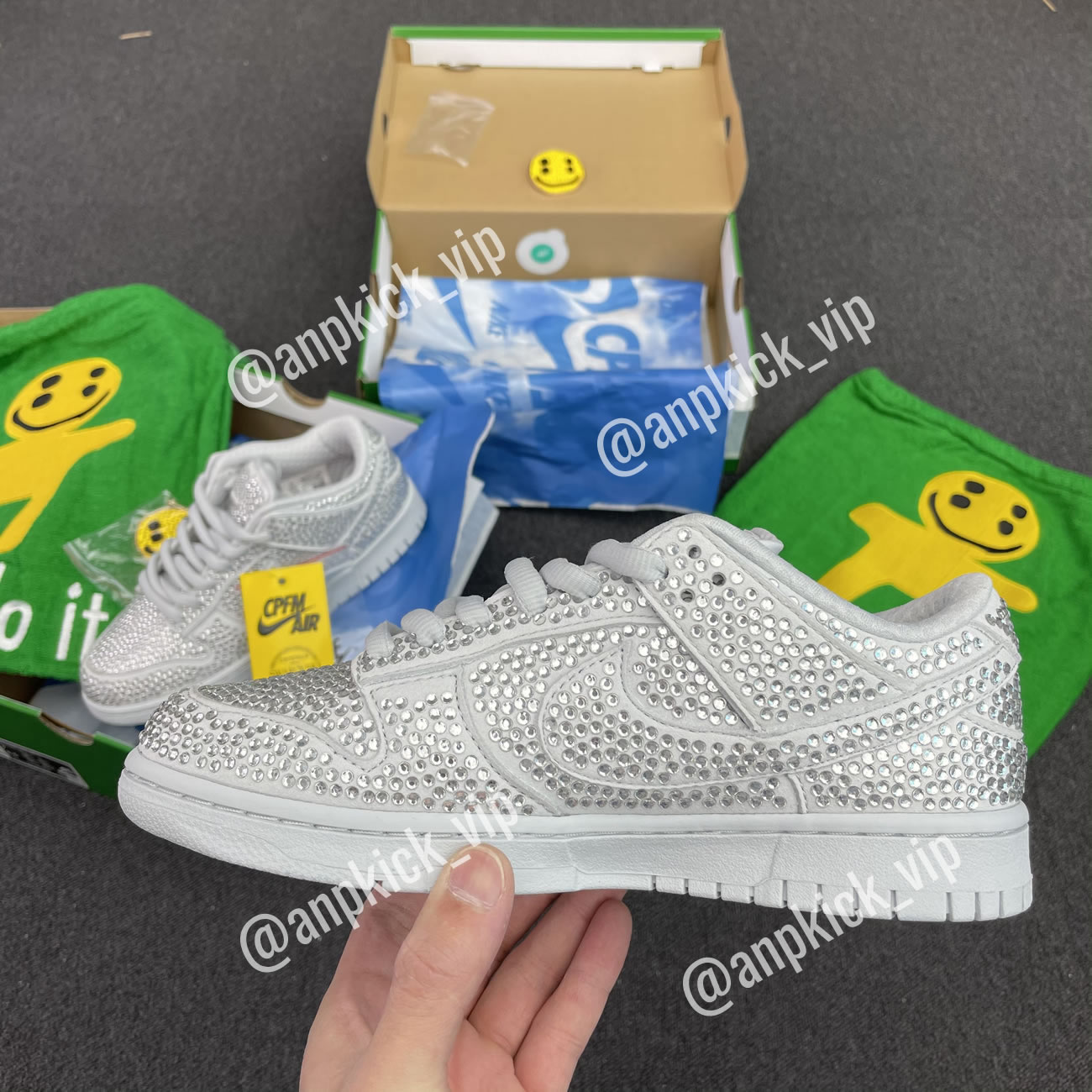 Anpkick Nike Dunk Low Cactus Plant Flea Market Swarovski Crystals Cz2670 001 (4) - newkick.vip