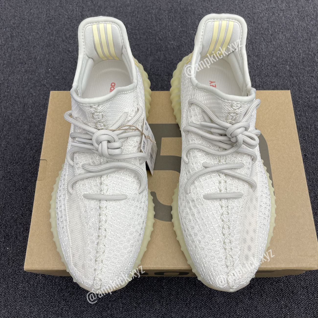 Adidas Yeezy Boost 350 V2 Light Uv Sensitive Gy3438 (10) - newkick.vip