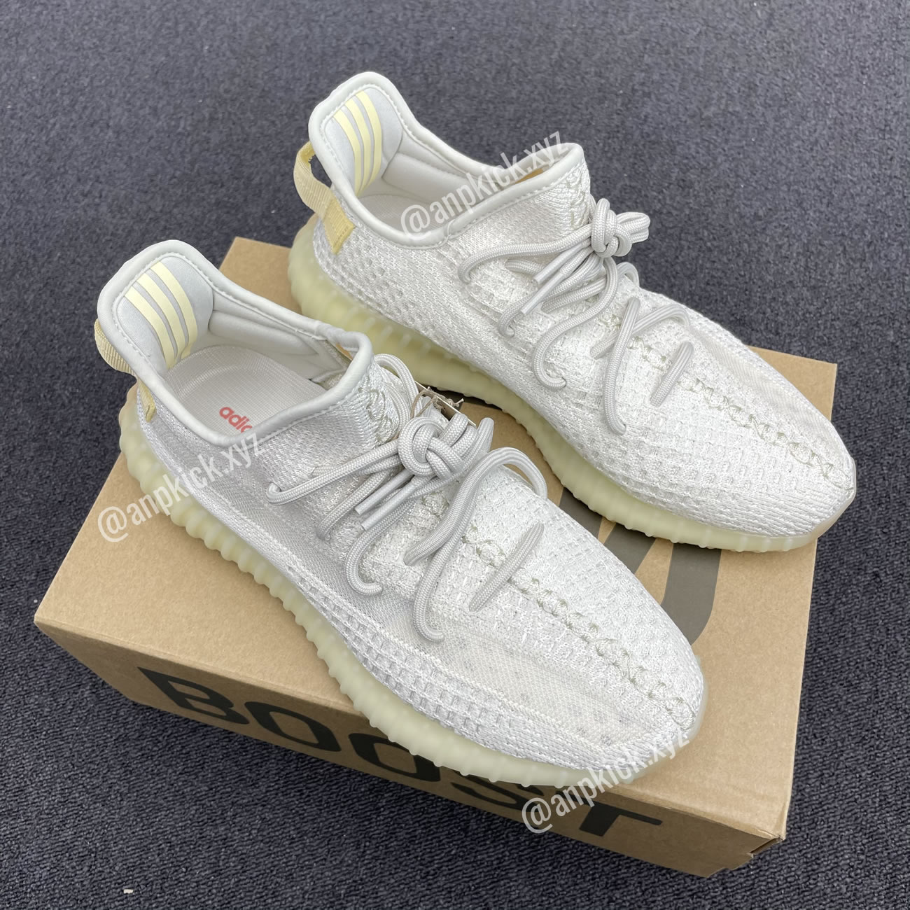 Adidas Yeezy Boost 350 V2 Light Uv Sensitive Gy3438 (9) - newkick.vip