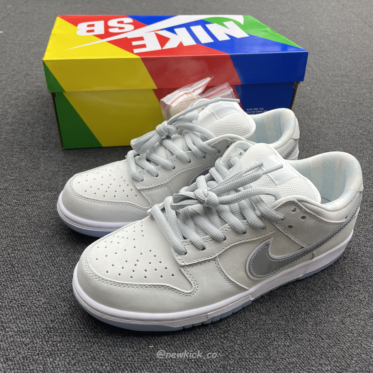 Nike Sb Dunk Low White Lobster Friends And Family Fd8776 100 (8) - newkick.vip