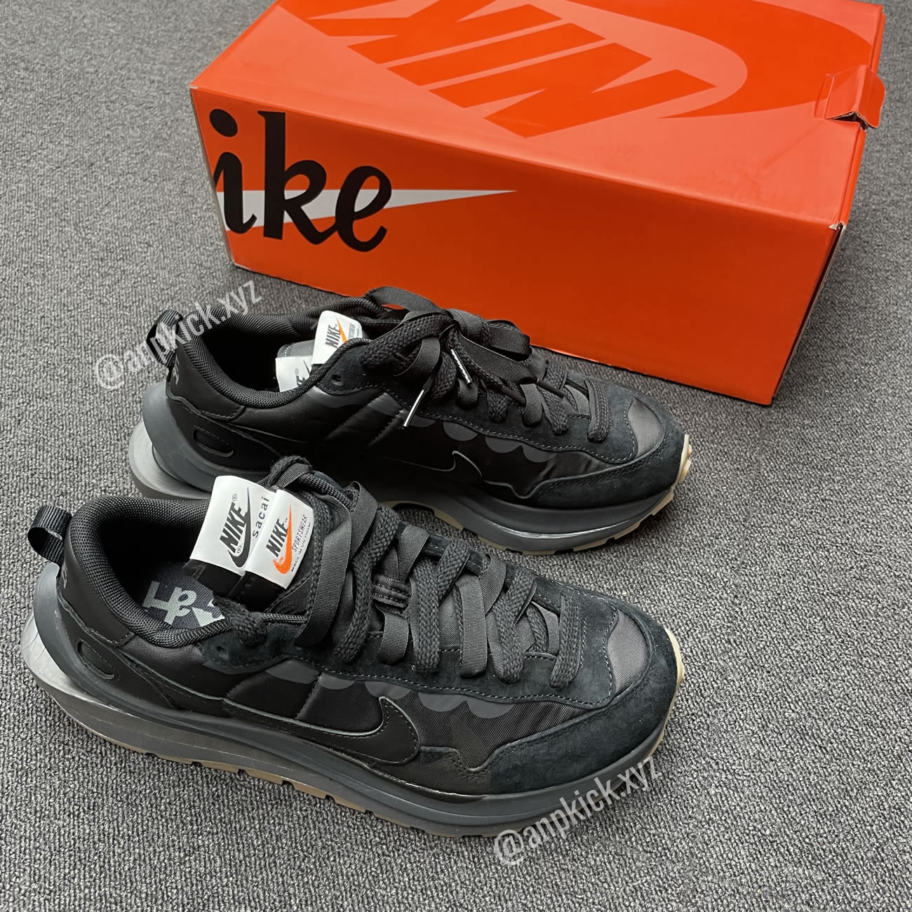 Anpkick Sacai Nike Vaporwaffle Black Gum Dd1875 001 (7) - newkick.vip