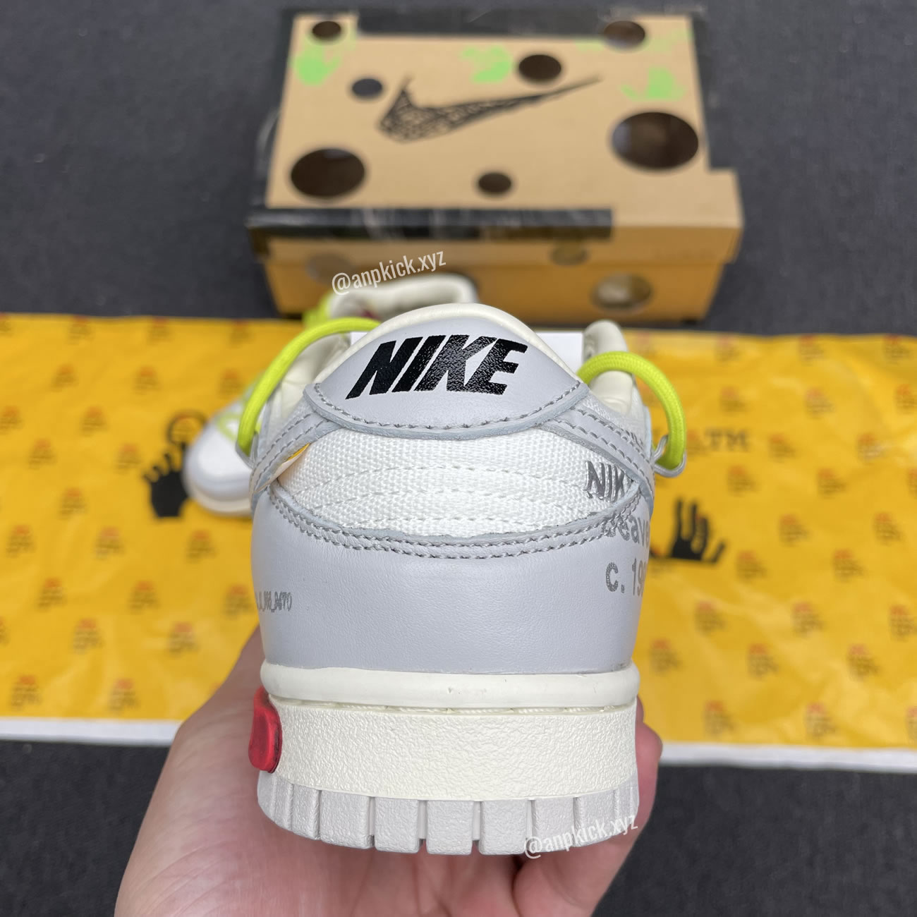 Off White Nike Sb Dunk Low The 08 Of 50 Grey White Yellow Dm1602 106 08 (6) - newkick.vip