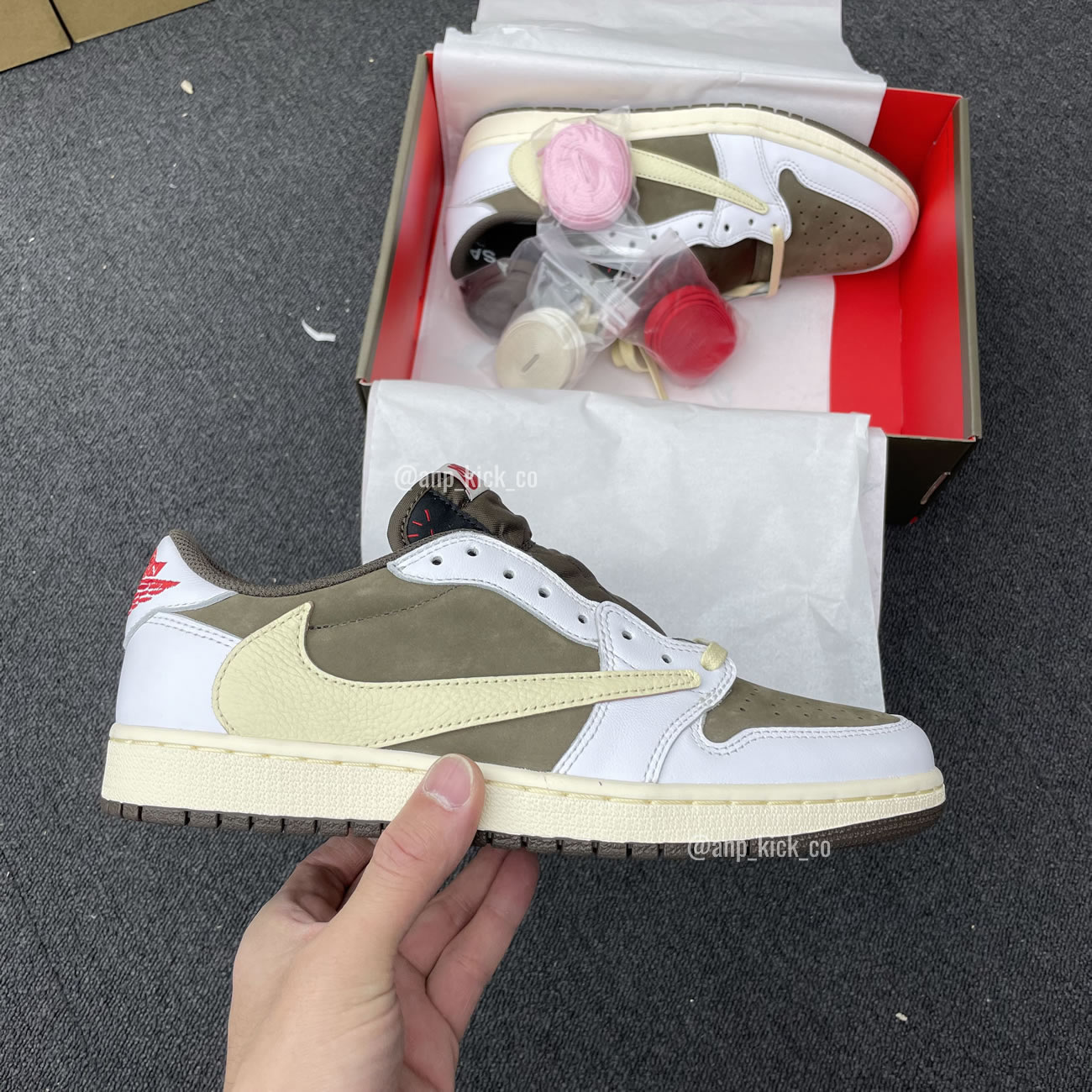 Travis Scott Air Jordan 1 Low White Brown Anpkick Custom Making (2) - newkick.vip