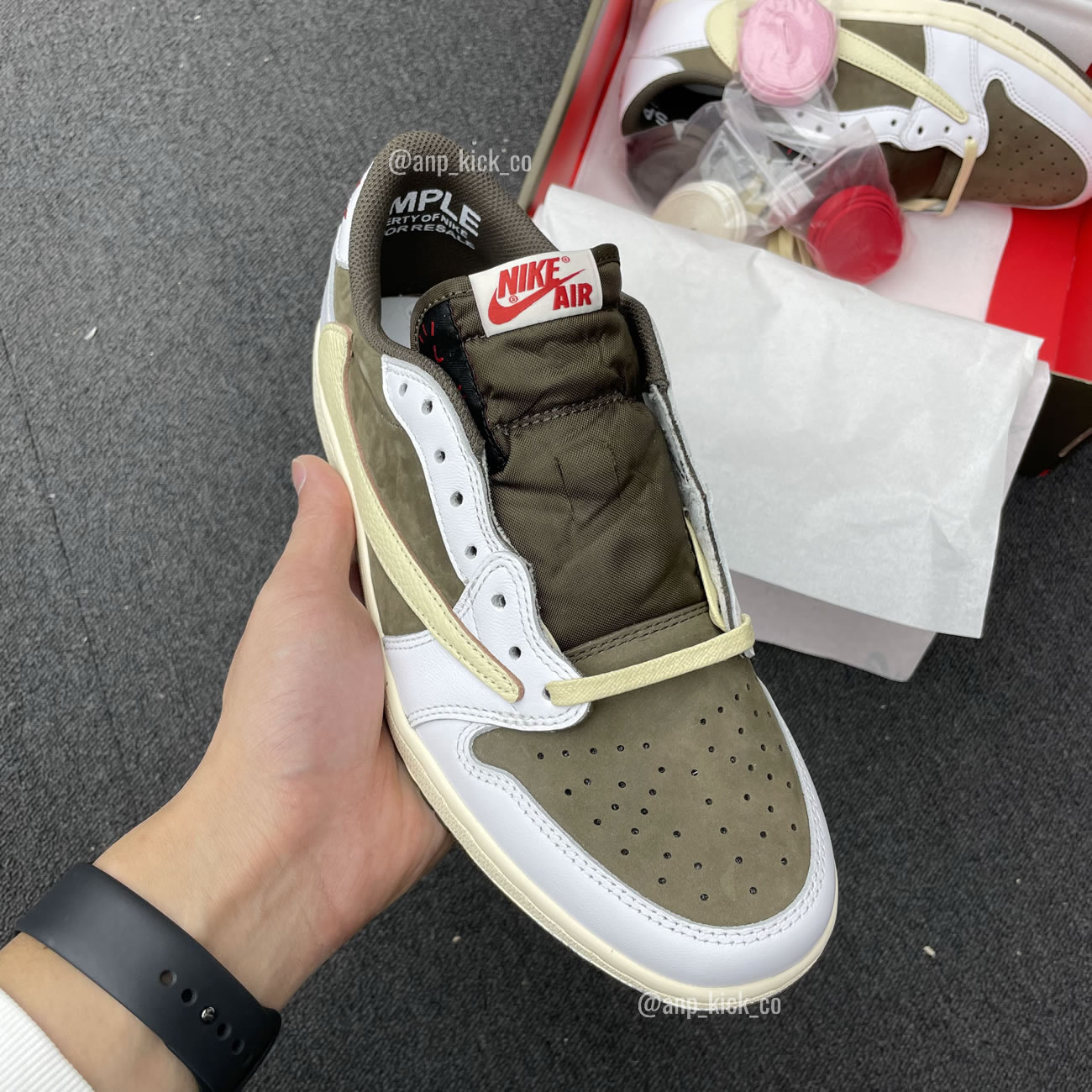 Travis Scott Air Jordan 1 Low White Brown Anpkick Custom Making (3) - newkick.vip