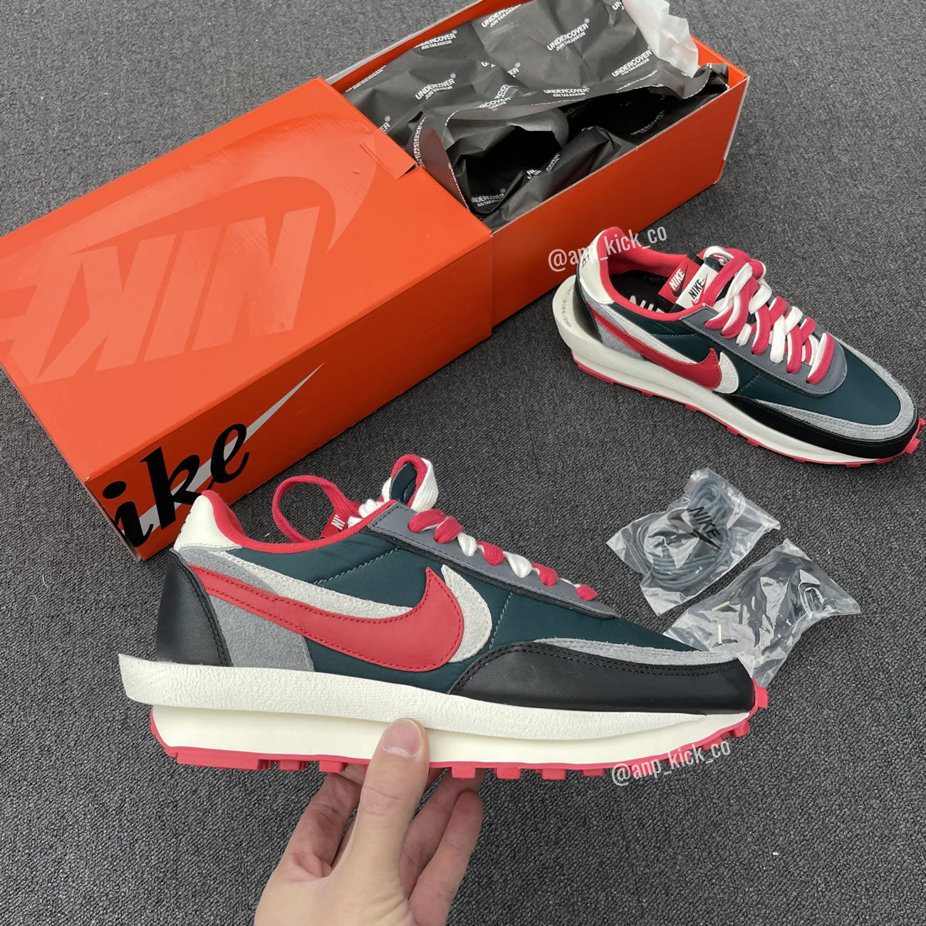 Sacai Undercover Nike Ldwaffle Midnight Spruce University Red Anpkick Dj4877 300 (1) - newkick.vip