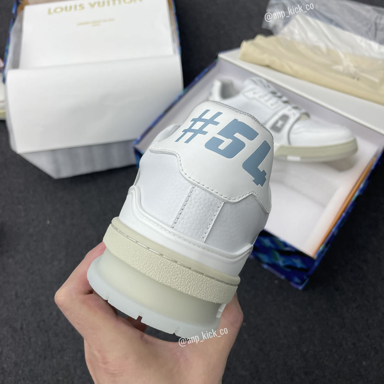 New L V Trainer Sneaker Shoes White Signature (3) - newkick.vip