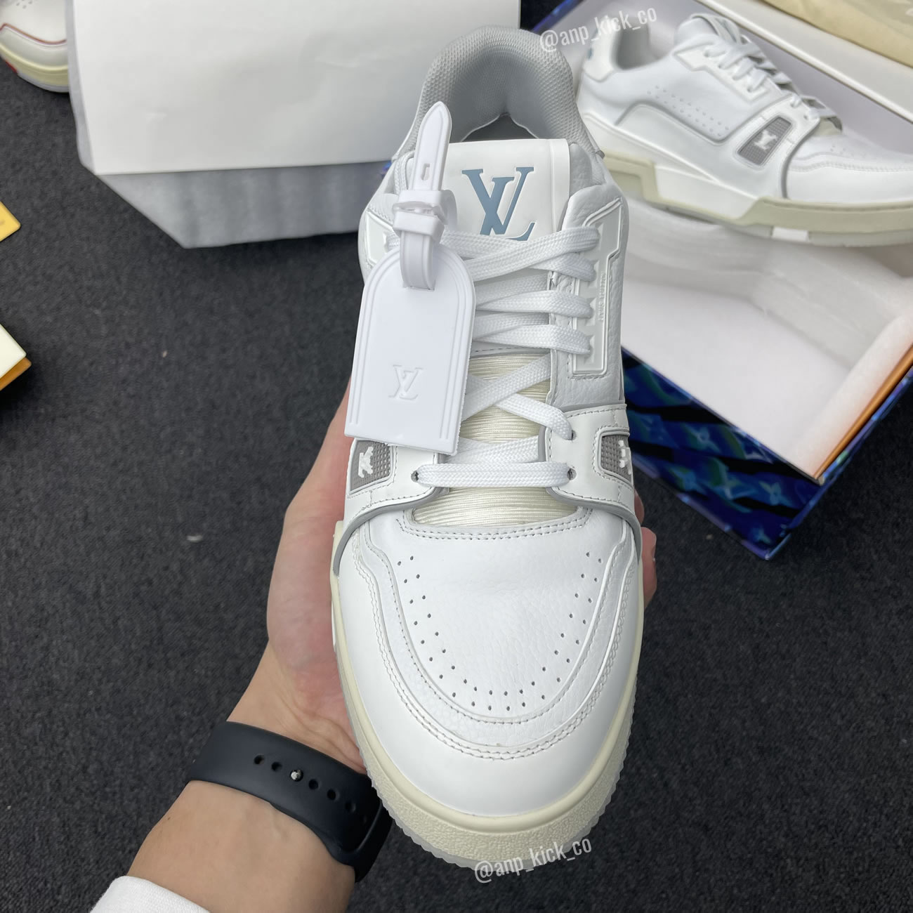 New L V Trainer Sneaker Shoes White Signature (7) - newkick.vip