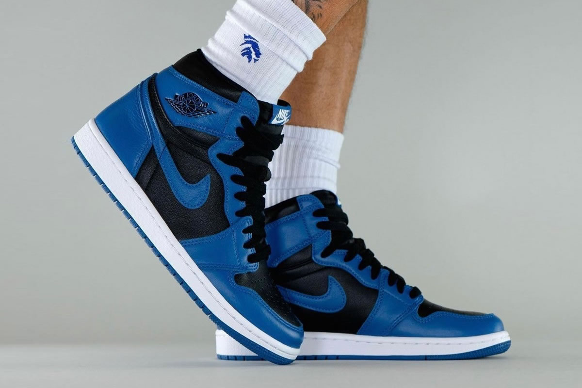 Air Jordan 1 Retro High Og Dark Marina Blue On Feet 555088 404 (2) - newkick.vip