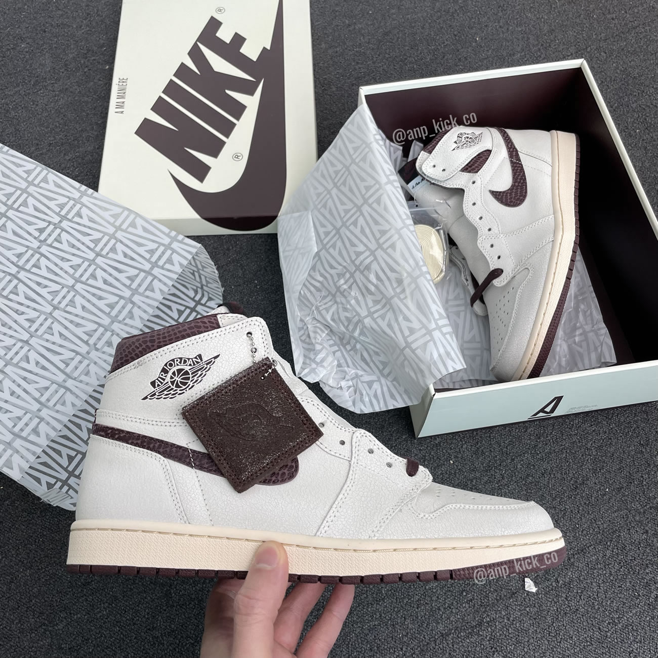 A Ma Maniere Air Jordan 1 High Og Sail And Burgundy Anpkick Do7097 100 (1) - newkick.vip