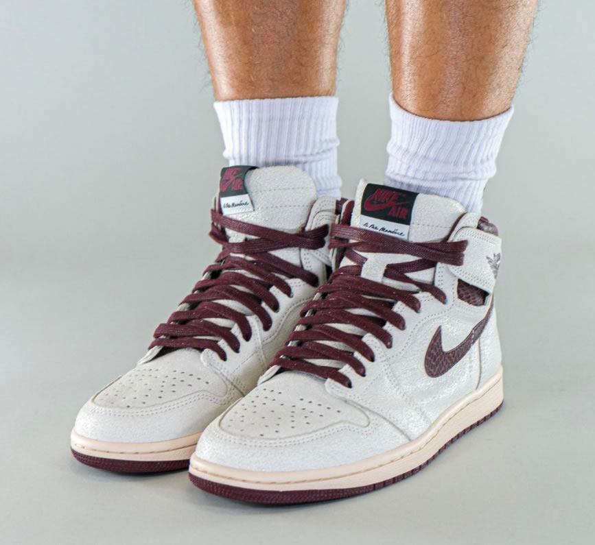 A Ma Maniere Air Jordan 1 High Og Sail And Burgundy Do7097 100 On Feet (1) - newkick.vip