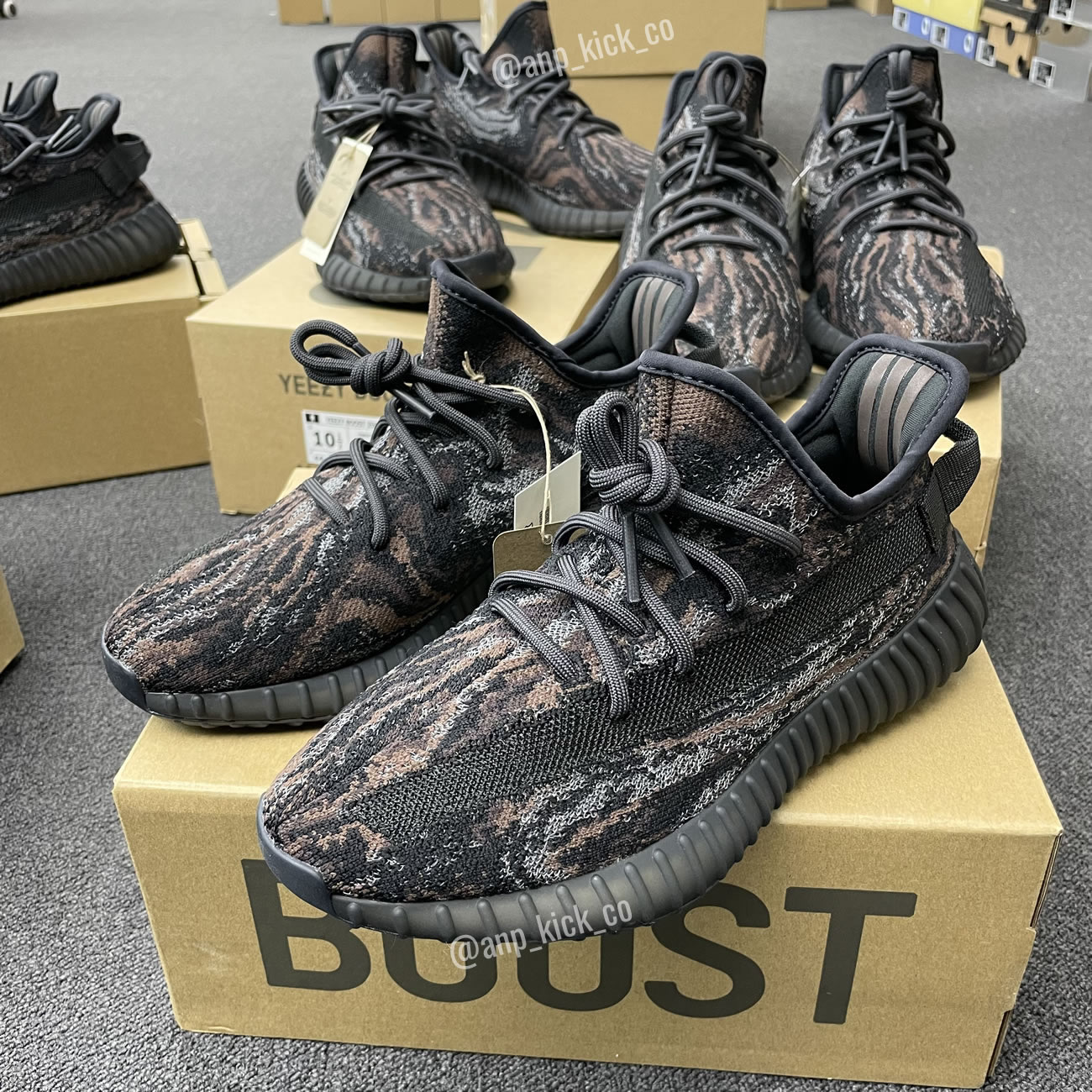 Adidas Yeezy Boost 350 V2 Mx Rock Anpkick Gw3774 (1) - newkick.vip