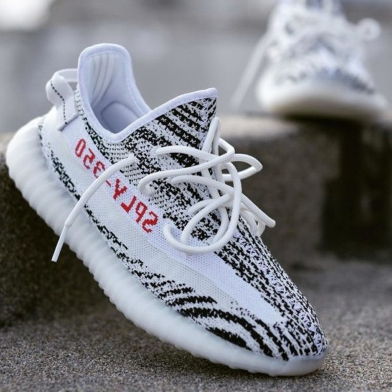 Adidas Yeezy Boost 350 V2 Zebra Cp9654 Outfit 2018 Release Date (6) - newkick.vip