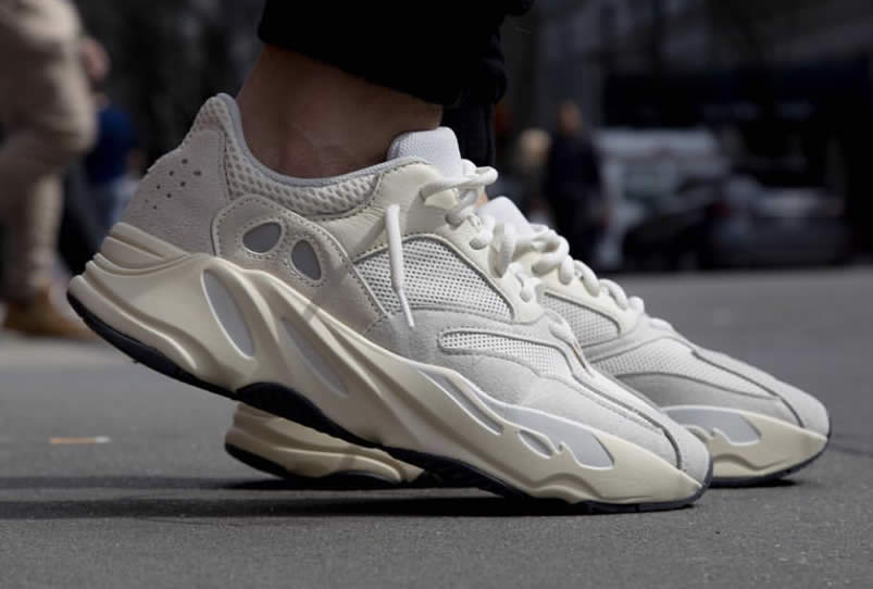 Adidas Yeezy Boost 700 Analog On Foot Outfit Release Date Eg7596 (2) - newkick.vip