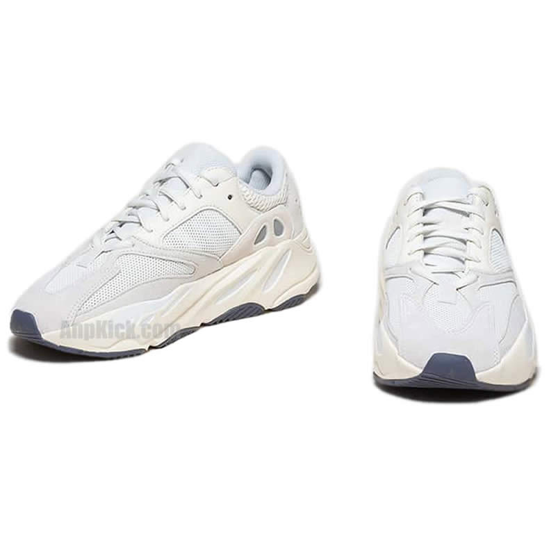 Adidas Yeezy Boost 700 Analog Outfit On Foot Release Date Eg7596 (4) - newkick.vip