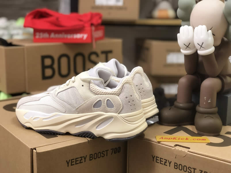 Adidas Yeezy Boost 700 Analog Outfit On Foot Release Date Eg7596 (6) - newkick.vip