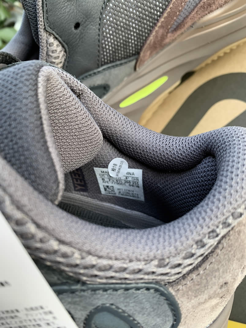 Yeezy Boost 700 'Mauve' Wave Runner Outfit EE9614 Detail Real Pics