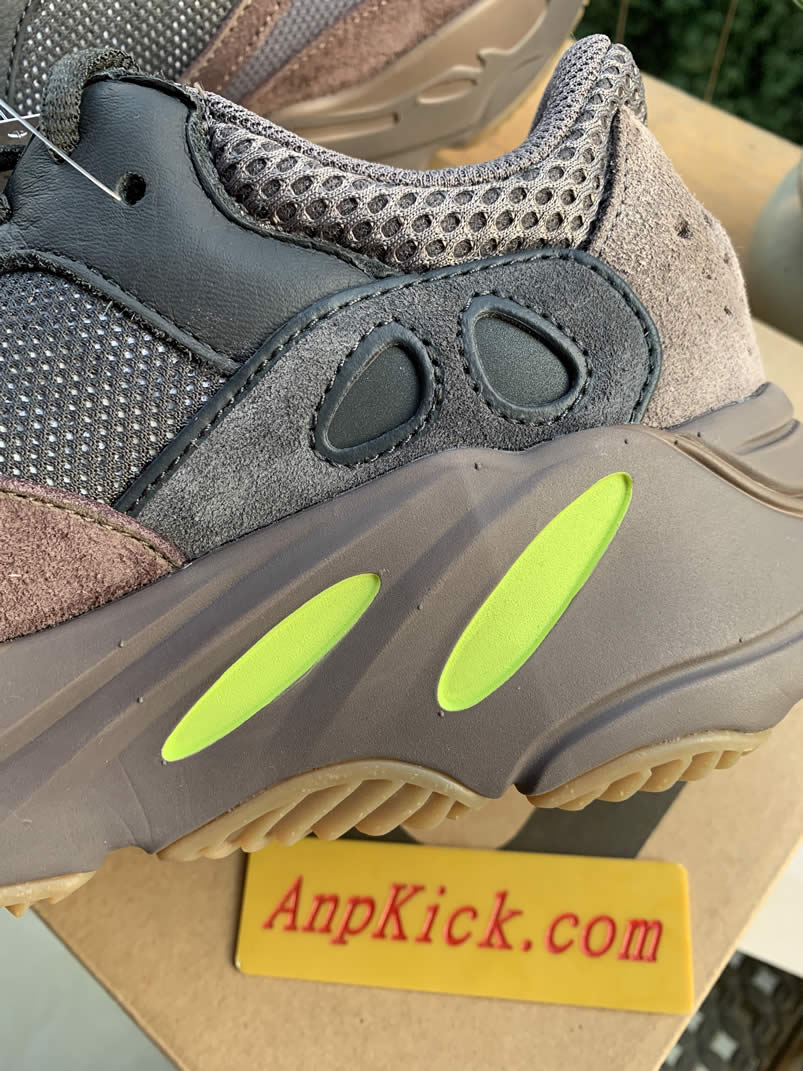 Yeezy Boost 700 'Mauve' Wave Runner Outfit EE9614 Detail Real Pics