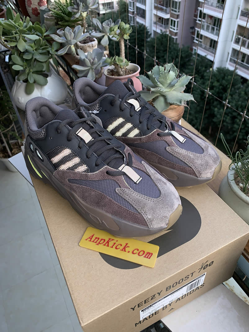 Yeezy Boost 700 'Mauve' Wave Runner Outfit EE9614 Detail Real Pics