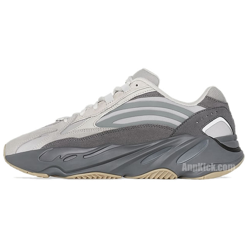 Adidas Yeezy Boost 700 V2 Tephra On Feet Outfit Style Fu7914 (1) - newkick.vip