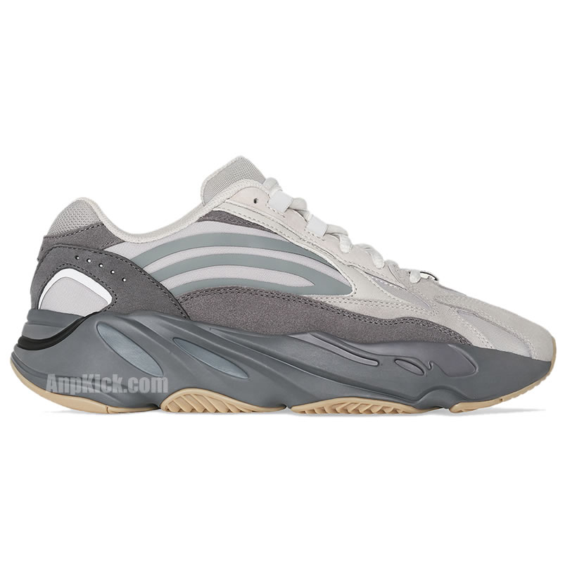 Adidas Yeezy Boost 700 V2 Tephra On Feet Outfit Style Fu7914 (2) - newkick.vip