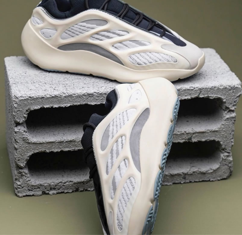 Adidas Yeezy Boost 700 V3 Azael Release Date Fw4980 (13) - newkick.vip