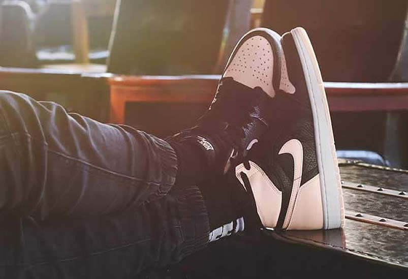 Air Jordan 1 Crimson Tint For Sale On Feet Aj1 Hyper Pink And Black 555088 081 (1) - newkick.vip