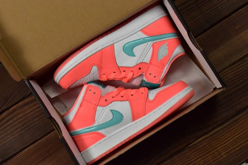 Air Jordan 1 Mid GS 'Crimson Pulse' Pink Aqua 555112-814