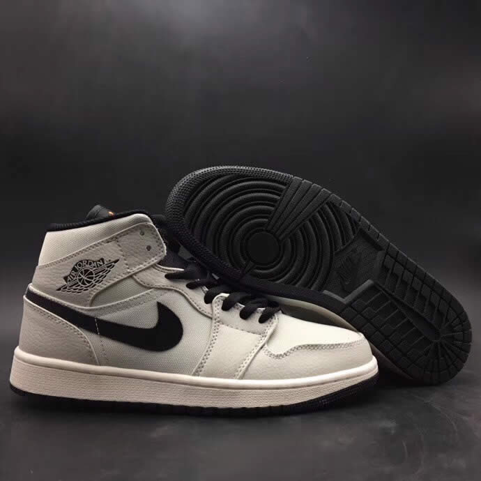 Air Jordan 1 Mid SE Light Bone Retro 1s AJ1 Shoes 852542-002 Pics