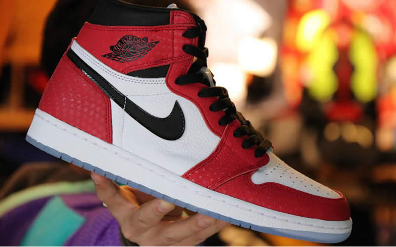 Air Jordan 1 'Origin Story' Spiderman In Hand Air Jordan 1 'Origin Story' Spiderman In Hand