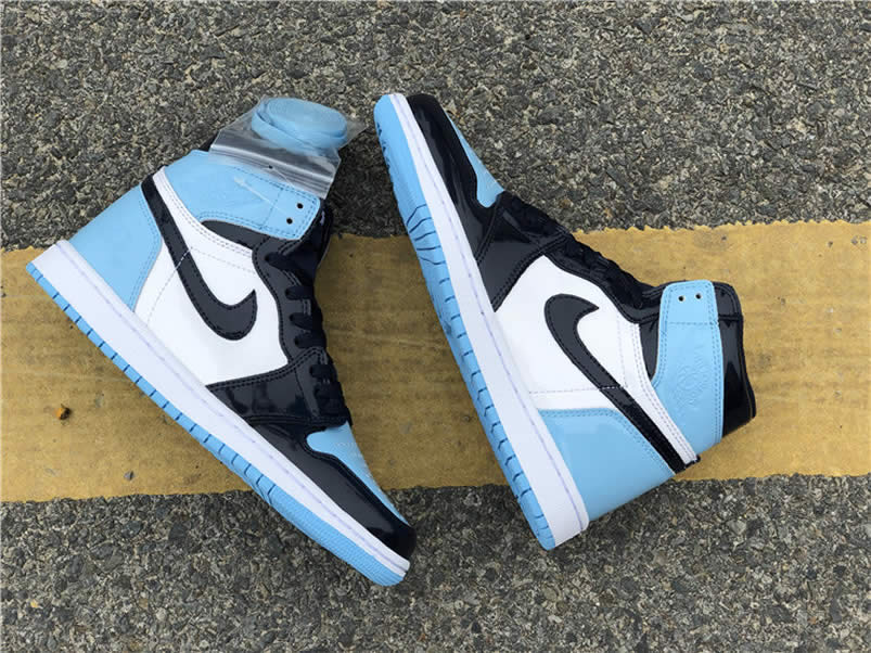 Air Jordan 1 Retro High OG 'UNC Patent Leather' 2019 CD0461-401 Pics