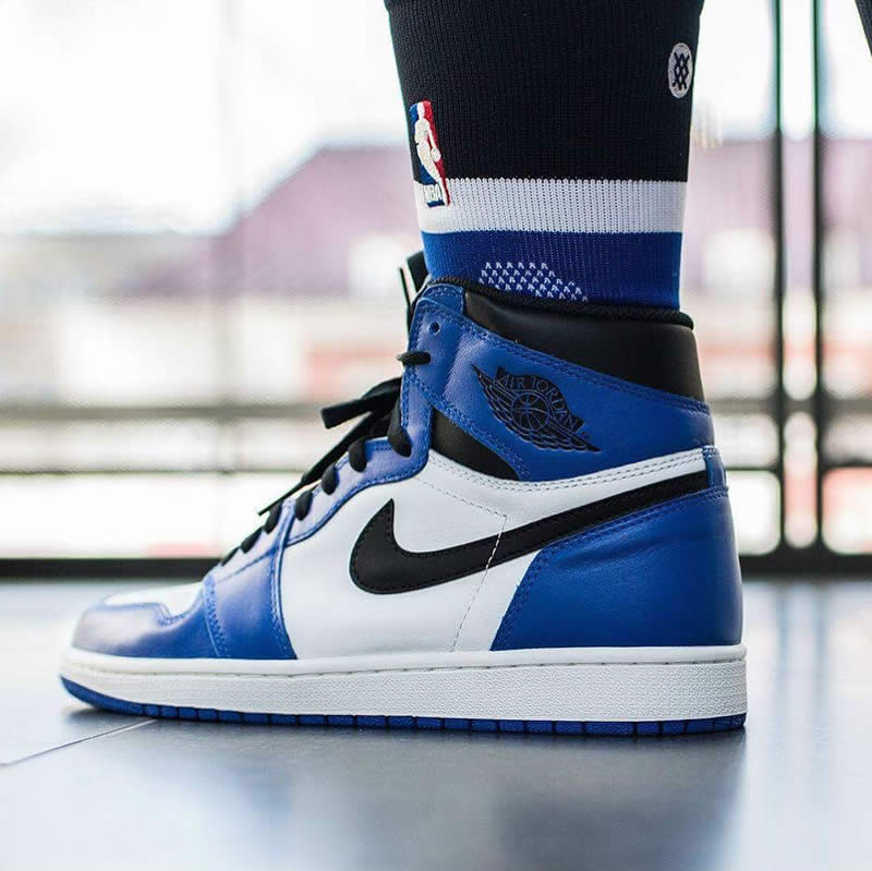 air jordan 1 retro og game royal blue womens gs shoes 575441 403 detail on feet