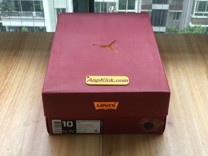 Levi's x Air Jordan 4 'Blue Denim' Original Box and Tag Levi's x Air Jordan 4 'Blue Denim' Original Box and Tag