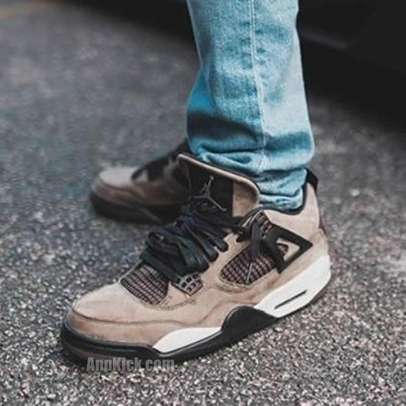 Travis Scott Olive Air Jordan 4 On Feet (1) - newkick.vip