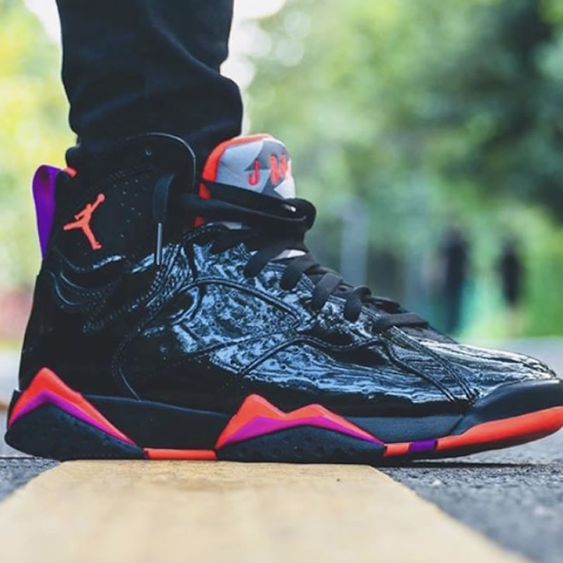 Air Jordan 7 Wmns Black Patent Leather Shoes On Feet Release Date 313358 006 (3) - newkick.vip