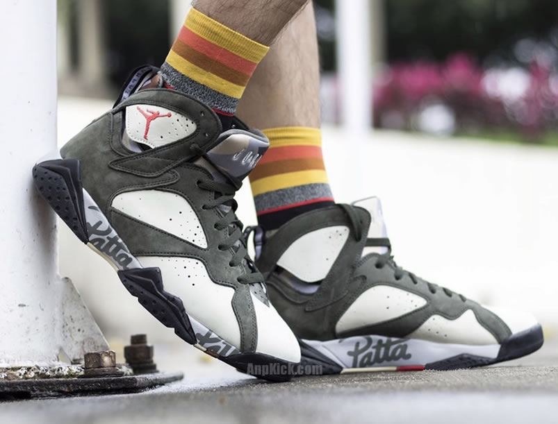 Patta Air Jordan 7 Og Sp Icicle On Feet Release Date At3375 100 (2) - newkick.vip