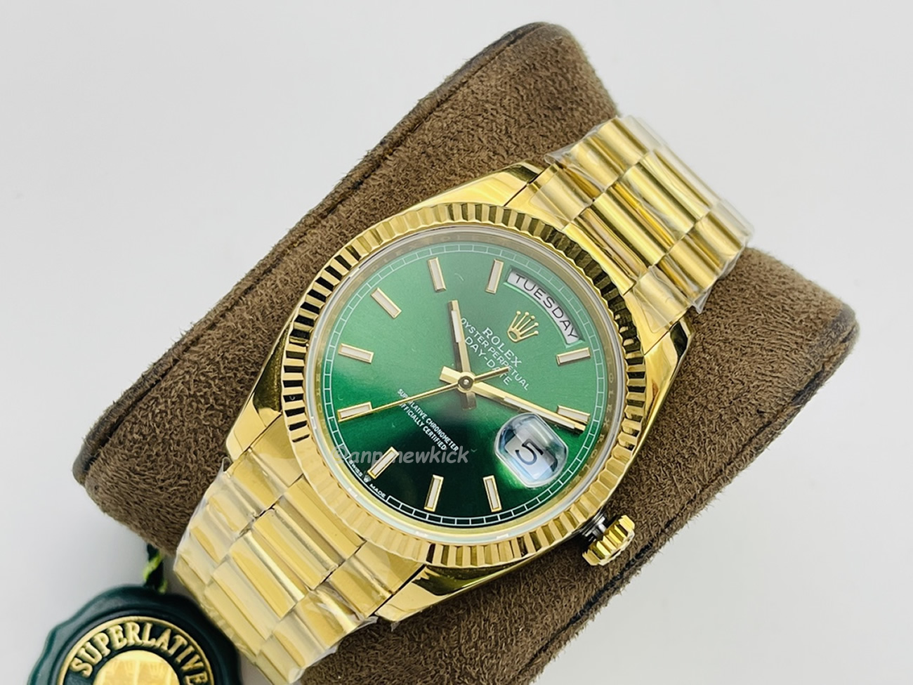 Rolex Day Date Olive Green Cherry Red Dial Bright Blue Bright Black Champagne Colour Olive Green 228239 (96) - newkick.vip