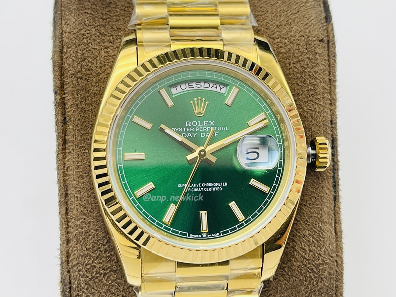 Rolex Day Date Olive Green Cherry Red Dial Bright Blue Bright Black Champagne Colour Olive Green 228239 (99) - newkick.vip